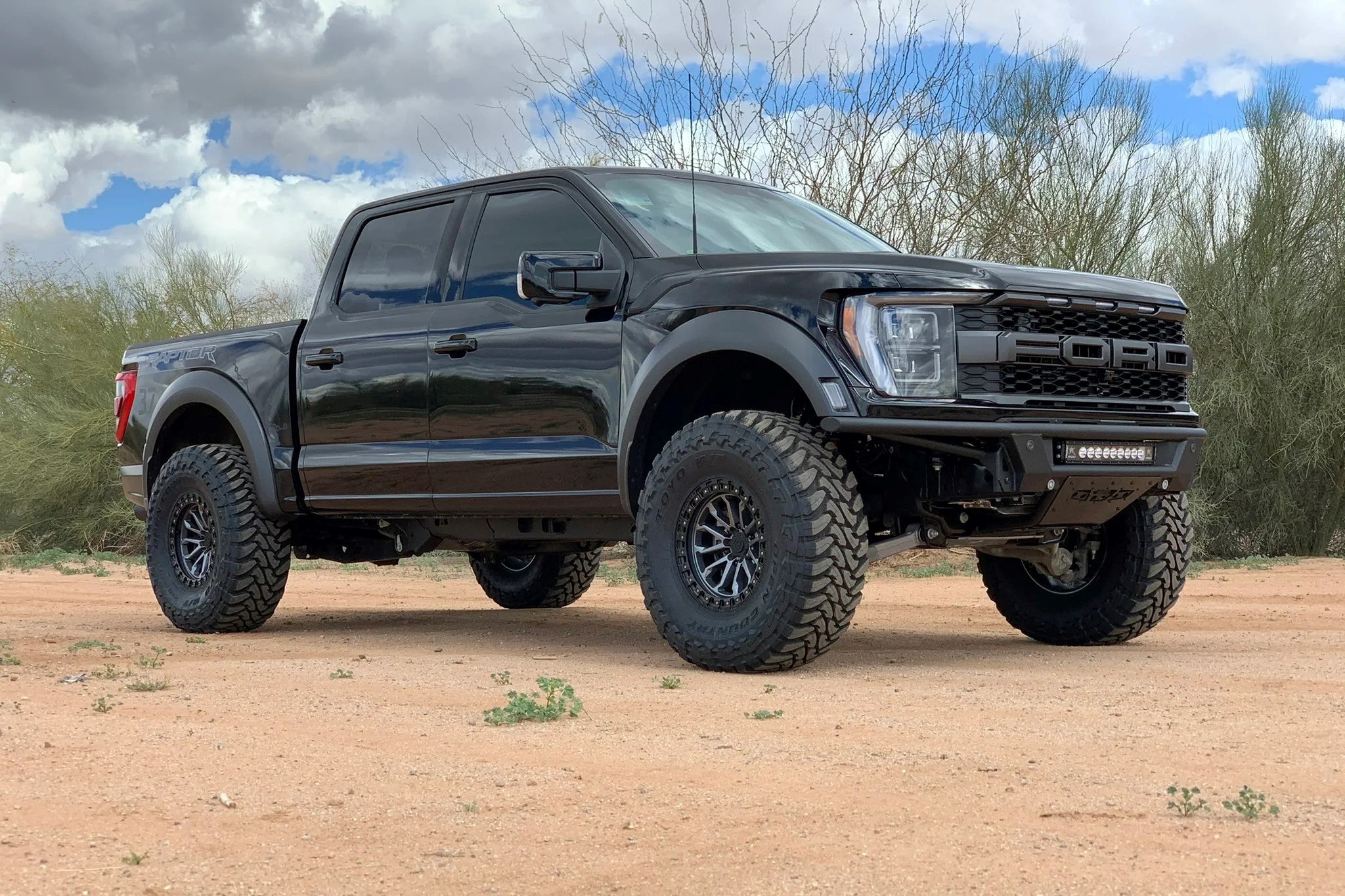 How to Choose Between Leveling Kits and Lift Kits – Gstpautoparts